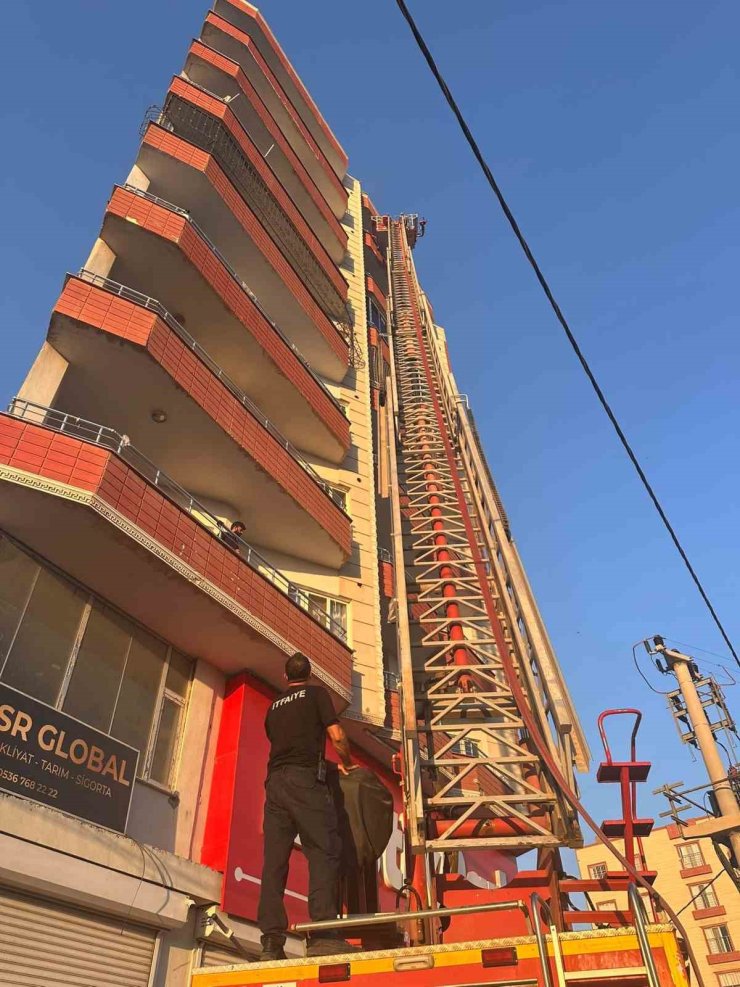 Mardin’de apartman dairesinde çıkan yangın söndürüldü
