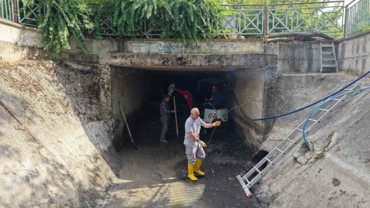 Manisa’nın derelerinde koku ve kirliliğe karşı kapsamlı temizlik