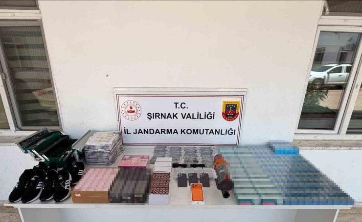 Şırnak’ta kaçakçılık operasyonu: Silah, sigara ve milyonluk kaçak ürün ele geçirildi