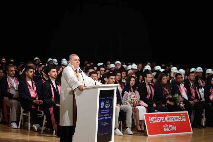ERÜ’de 702 mühendis mezun oldu