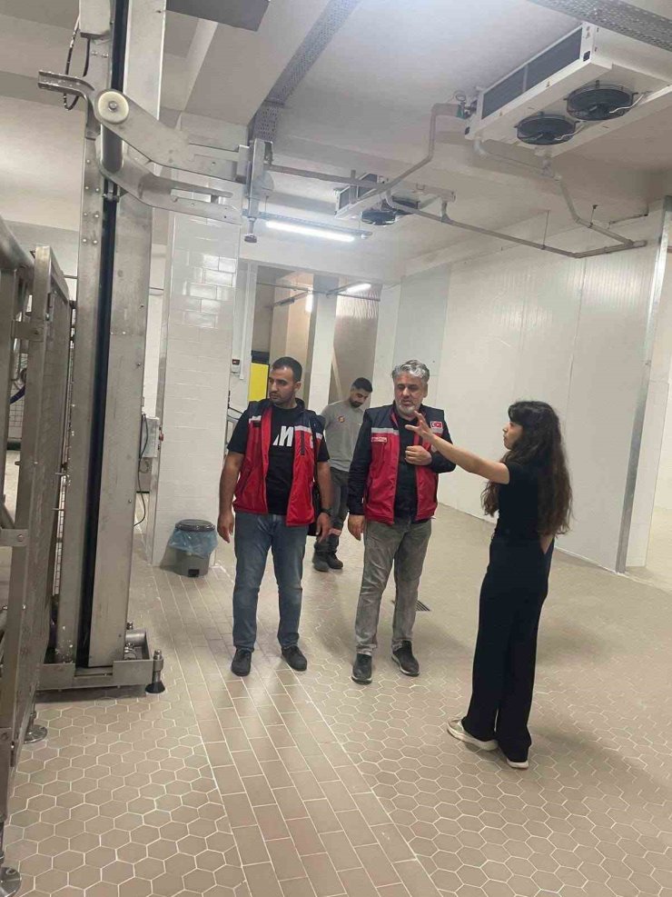 Hatay’da evcil hayvan yaş mama üretim tesisinde denetim gerçekleştirildi