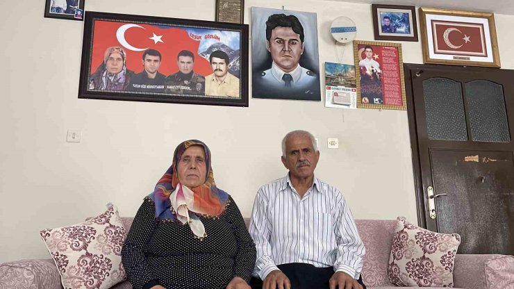 15 Temmuz şehidinin annesi: "Benim kuzum bir gitti, bin tane kardeş bıraktı bana"