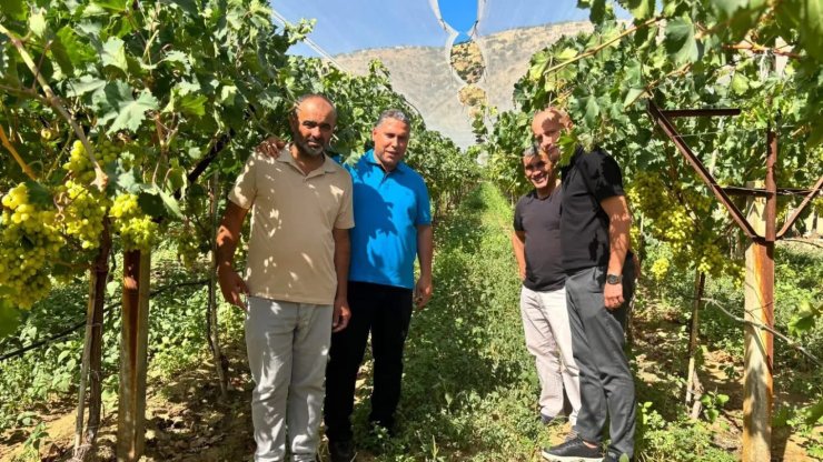 Üreticinin hasat heyecanına ortak oldular