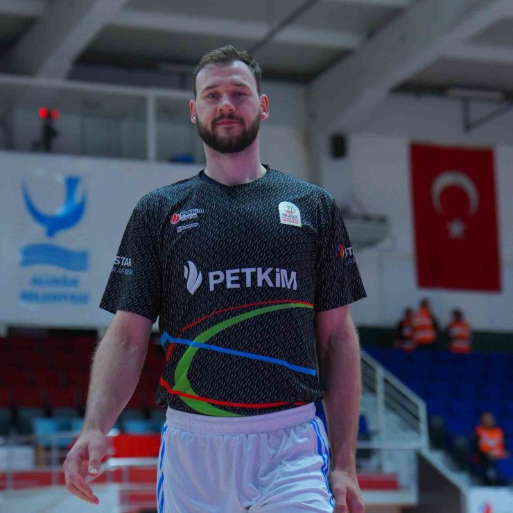 Aliağa Petkimspor’da Martynas Sajus ile yollar ayrıldı