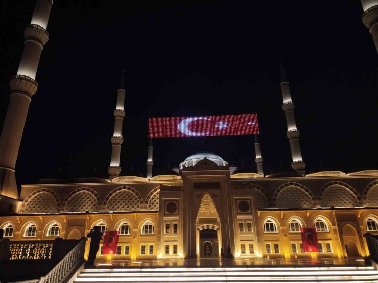 Çamlıca Camii’nde 15 Temmuz’un 10. yılında sela sesleri yankılandı