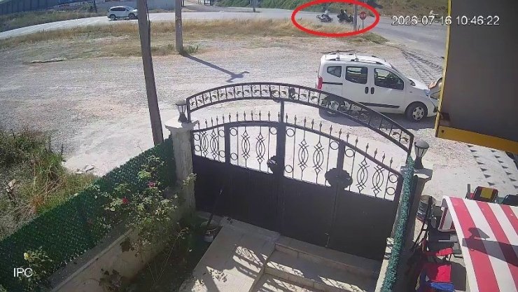 Yalova’da karı kocanın öldüğü kaza anı saniye saniye kameraya yansıdı