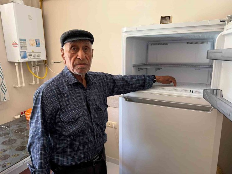 Sahte polisler yaşlı adamın önce elini öptüler sonra buzluktaki 351 bin TL’lik altınları götürdü