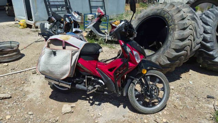 Devrilen motosikletin sürücüsü yaralandı