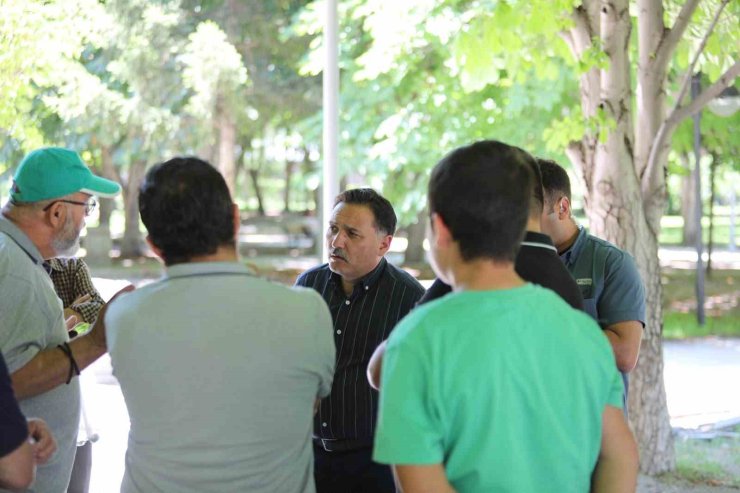 Vali Çiçek vatandaşlarla bir araya geldi