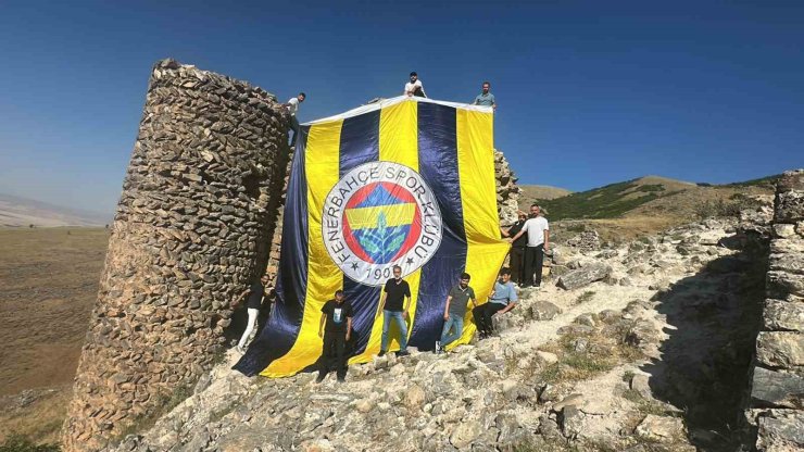 Muş’ta Dünya Fenerbahçeliler Günü Haspet Kalesi’nde kutlandı