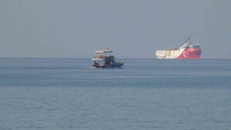 Oruç Reis Sismik Araştırma Gemisi Mersin Taşucu açıklarına demirledi