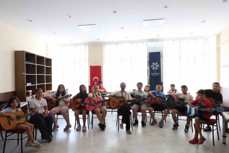 Aydın’da çocuklar sanatla buluşuyor