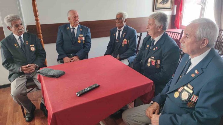 Kıbrıs gazileri o anları anlattı: "Bugün olsa vatan için yine giderim"