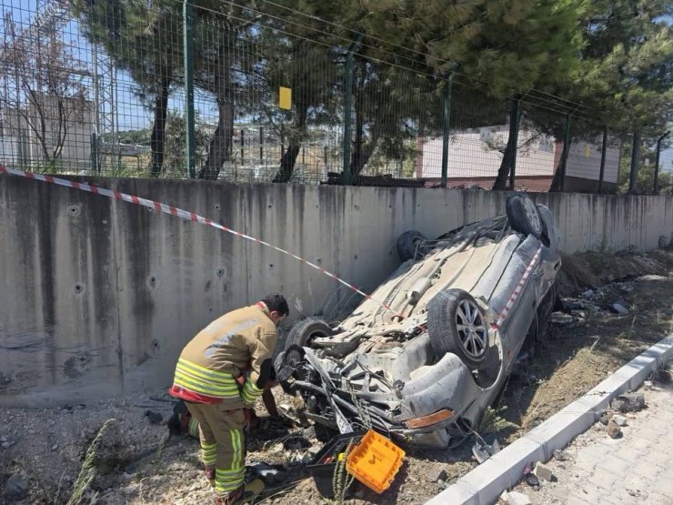 Antakya’da takla atan aracın sürücüsü yaralandı