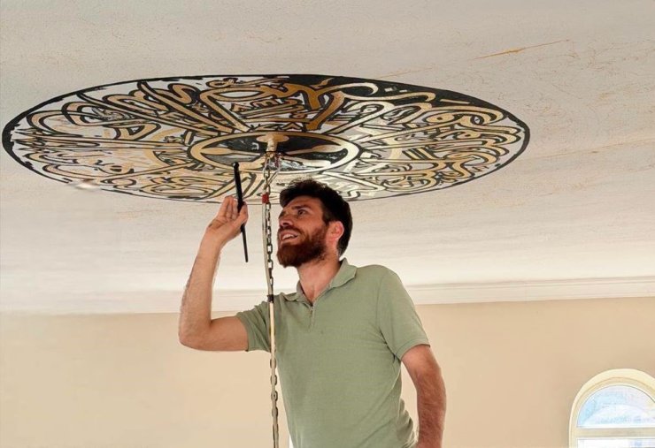 İmamın sanat sevgisi camiye yansıdı