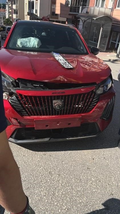 Bilecik’te iki otomobil çarpıştı: 3 yaralı