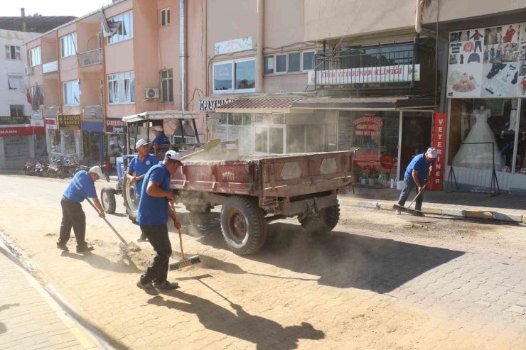 Bozdoğan’da doğalgaz çalışması sonrası yollarda temizlik çalışması