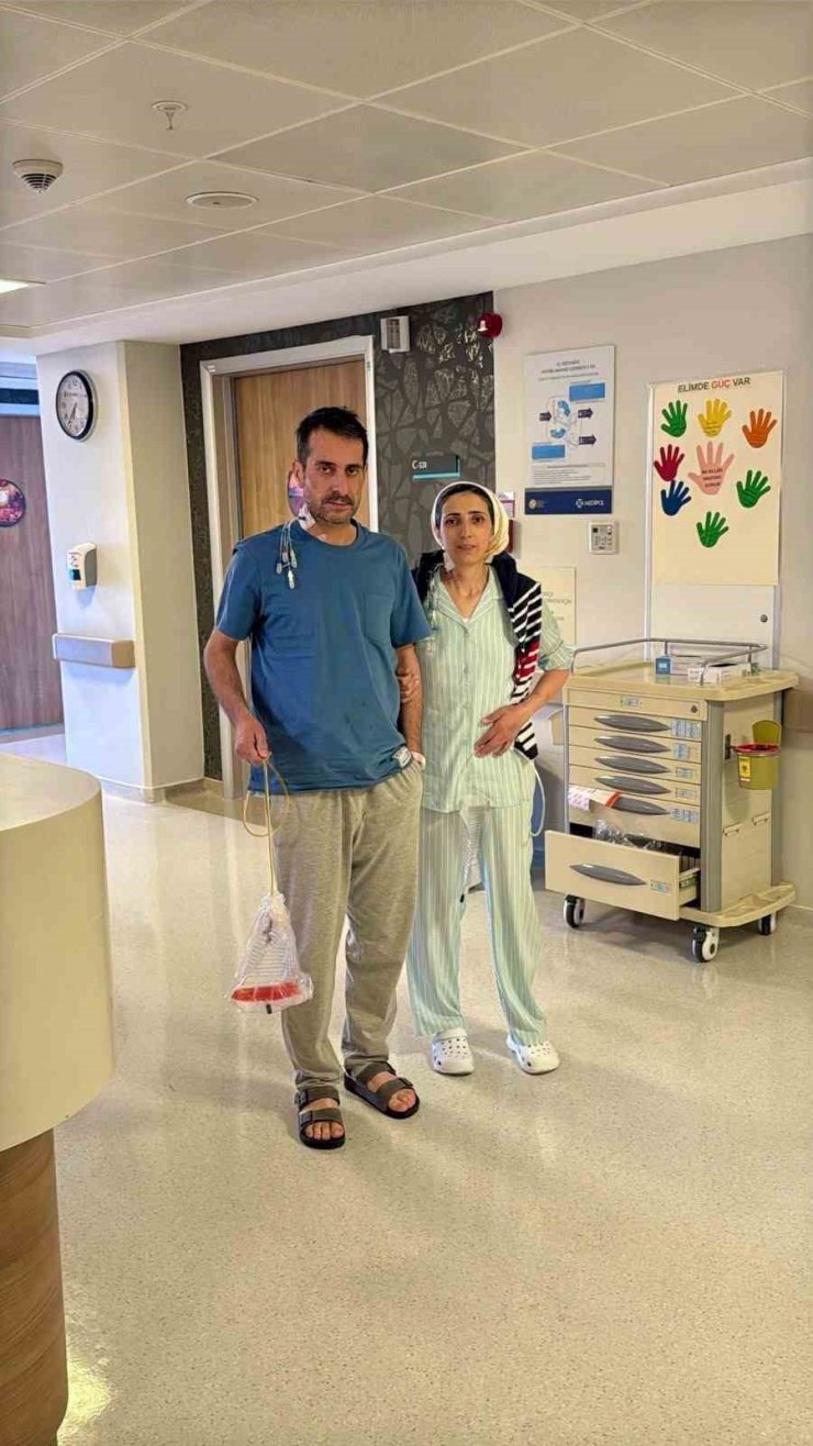 19 yıllık eşine karaciğerini verdi: "Eşimin çektiği ağrıları görünce hiç düşünmeden karar verdim"