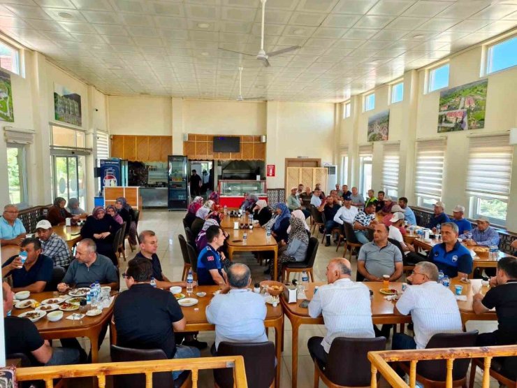 Hisarcık Belediye Başkanı Demirtaş, belediye personeliyle bir araya geldi