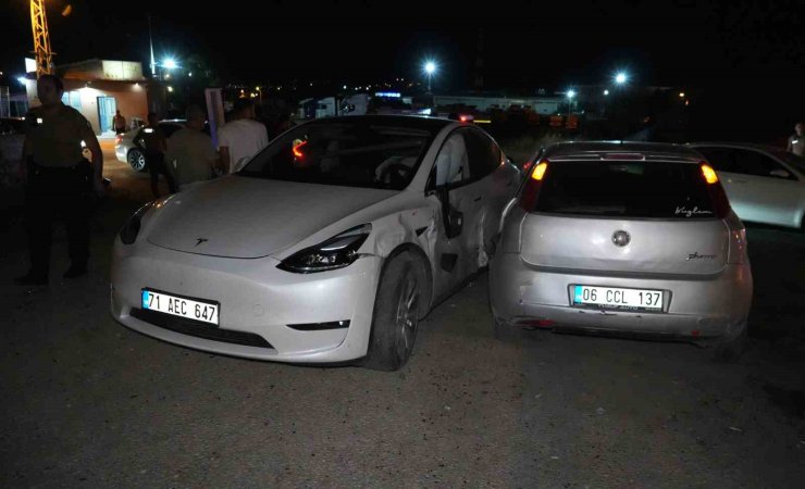 Kırıkkale’de iki otomobil çarpıştı: 4 yaralı