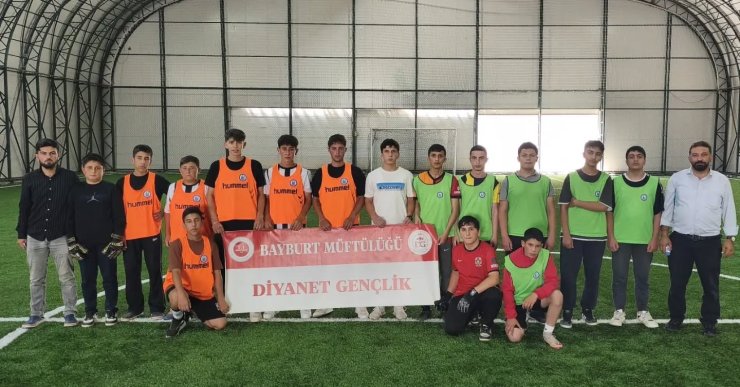 Yaz Kur’an kursu öğrencileri futbol turnuvasında buluştu