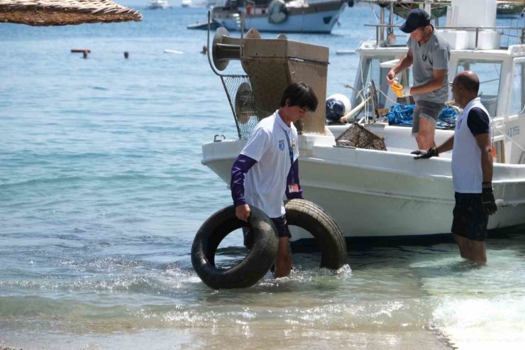Deniz Dibi Temizliğinin 10. Etabı Türkbükü’nde gerçekleştirildi