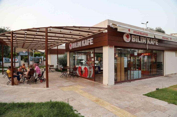 Efeler’de Bilim Kafe yaz akşamlarında da ziyaretçilerini ağırlayacak