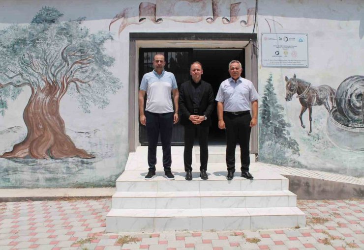 Erzin’da köy yaşam merkezi vatandaşlara hizmet ediyor