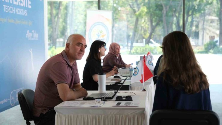 İnegöl Belediyesi’nden öğrencilere ücretsiz YKS tercih danışmanlığı