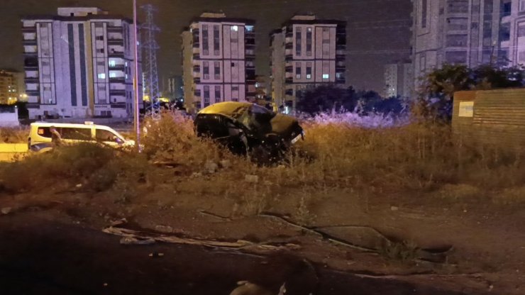 Adana’da takla atan otomobildeki 2 kişi yaralandı