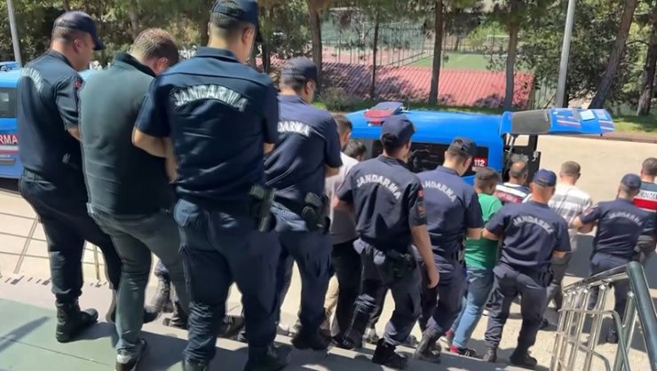 Gaziantep’te uyuşturucu tacirlerine darbe: 14 şahıs tutuklandı