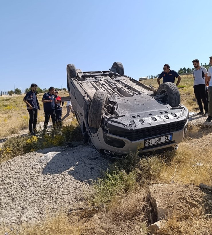 Kamyonet takla attı: 4 yaralı