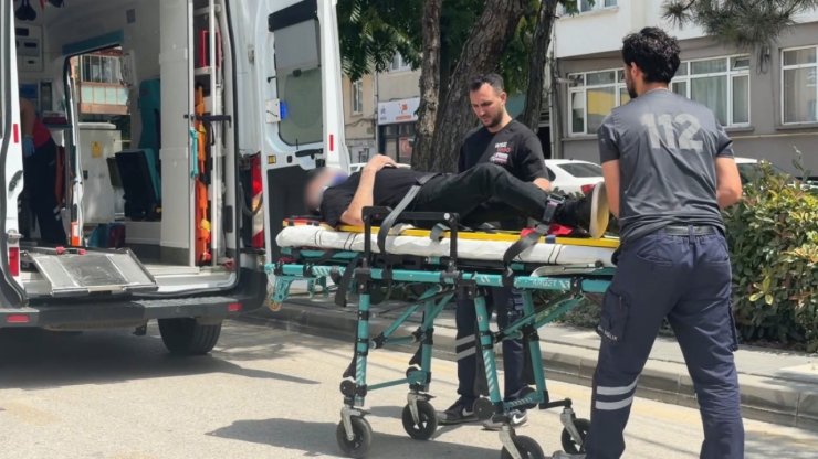 Bolu’da yere düşüp başını zemine çarpan alkollü şahıs yaralandı
