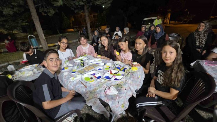 Taşlar minik ellerde sanata dönüştü