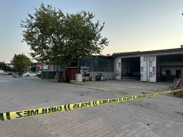 Uşak’ta iki esnaf arasındaki tartışma silahlı kavgaya dönüştü: 13 yaralı