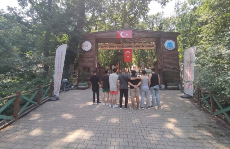 Gençler gençlik kampında bir araya geldi