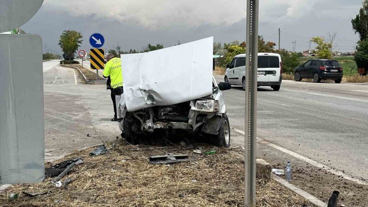 Konya’da otomobiller çarpıştı: 1’i ağır 5 yaralı