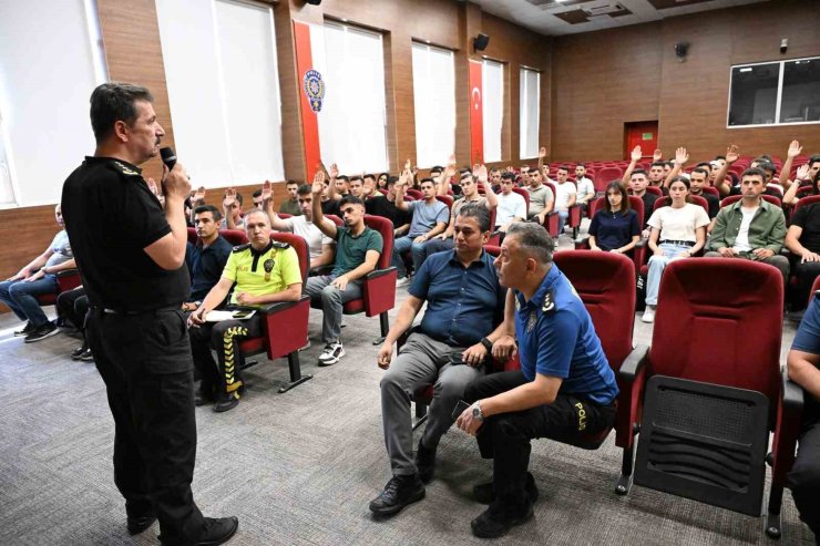 Kütahya’da göreve başlayan polis memurlarına oryantasyon eğitimi