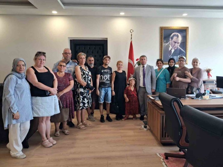 Ayvalık Birlik Ortopedik Engelliler Derneği’nden Kaymakam Cimşit’e hayırlı olsun ziyareti
