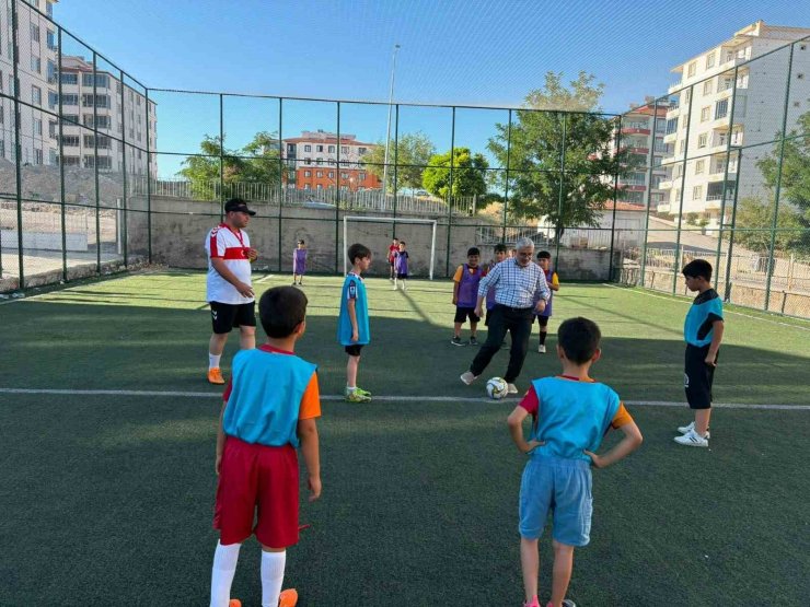 Besni’de Yaz Kur’an Kursları arası futbol turnuvası başladı