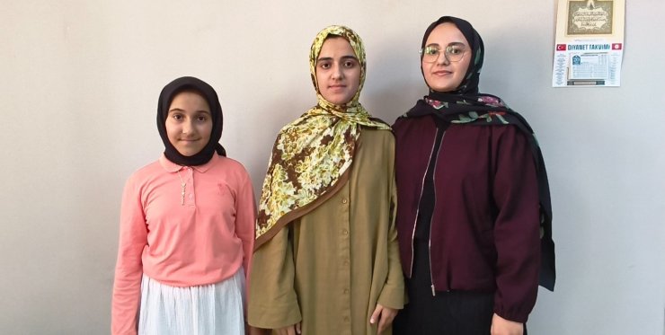 Mersin’de iki kardeş hafız oldu, en küçüğü aynı yolda
