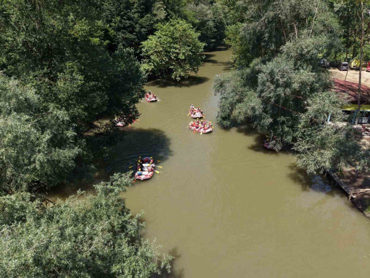 Düzce Belediyesi gençleri rafting ile buluşturdu