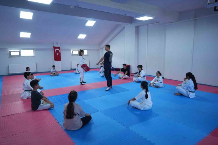 Yaz Spor Okulları’nda tekvandoya yoğun ilgi