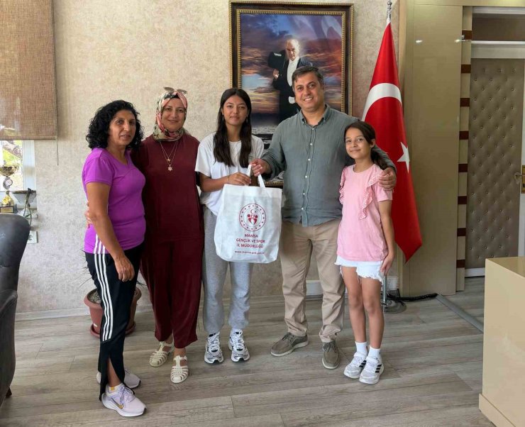 Manisalı Belinay’dan 9 madalyalık sezon