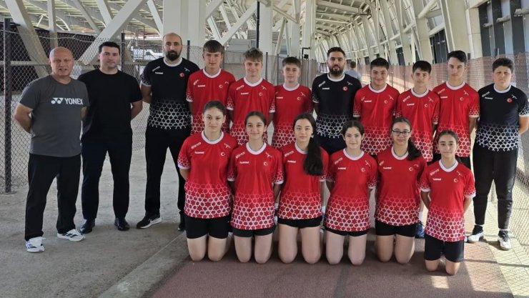 15 Yaş Altı Badminton Milli Takımı Erzincan’da kampa girdi