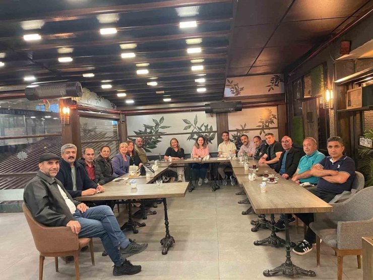 Lise arkadaşları 34 yıl sonra buluştu