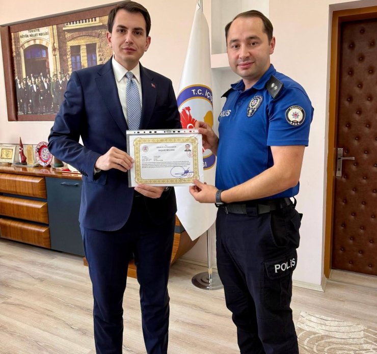 Hisarcık’ta emniyet personeline Başarı Belgesi