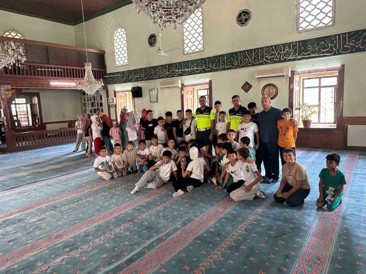 Jandarmadan 61 öğrenciye trafik eğitimi