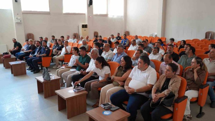 Ula Kaymakamı Ekinci muhtarlarla buluştu