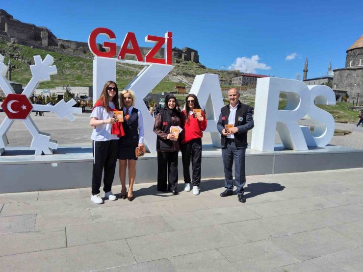 Kars’ta kadına yönelik şiddetle mücadele için sahada bilgilendirme çalışmaları sürüyor